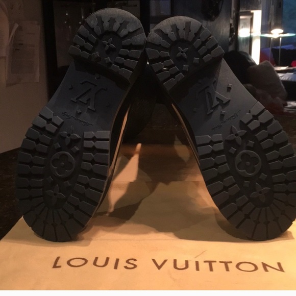 LV rain boots - Picture 5 of 5